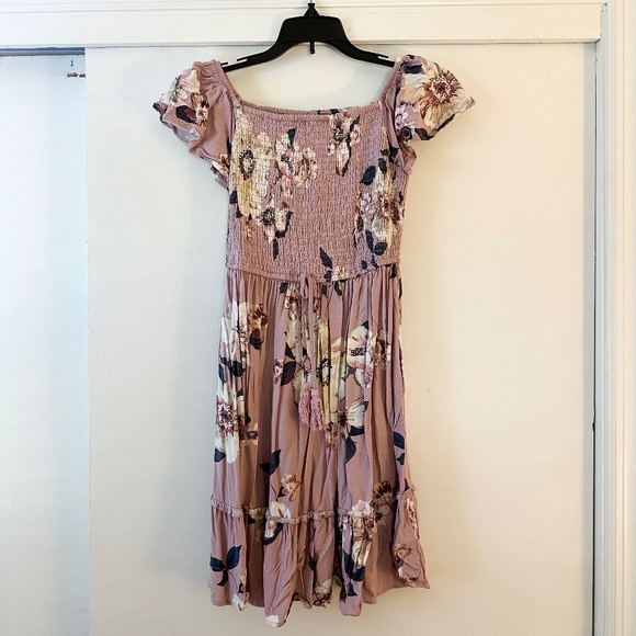Xhilaration Dresses & Skirts - Xhilaration Smocked Floral Mini Dress